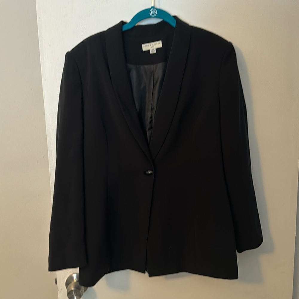 Lord & Taylor black blazer size 14 petite